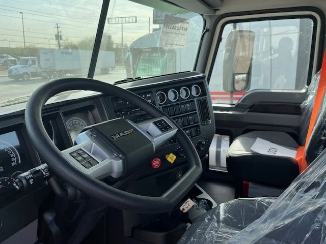 2025 Mack Anthem - image 6