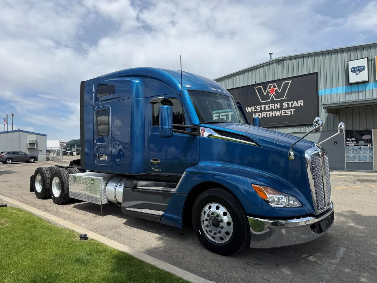 2023 Kenworth T680 in Nampa, ID — photo 5
