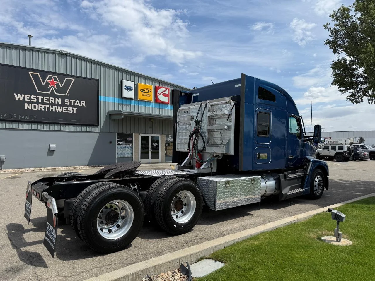 2023 Kenworth T680 in Nampa, ID — photo 3