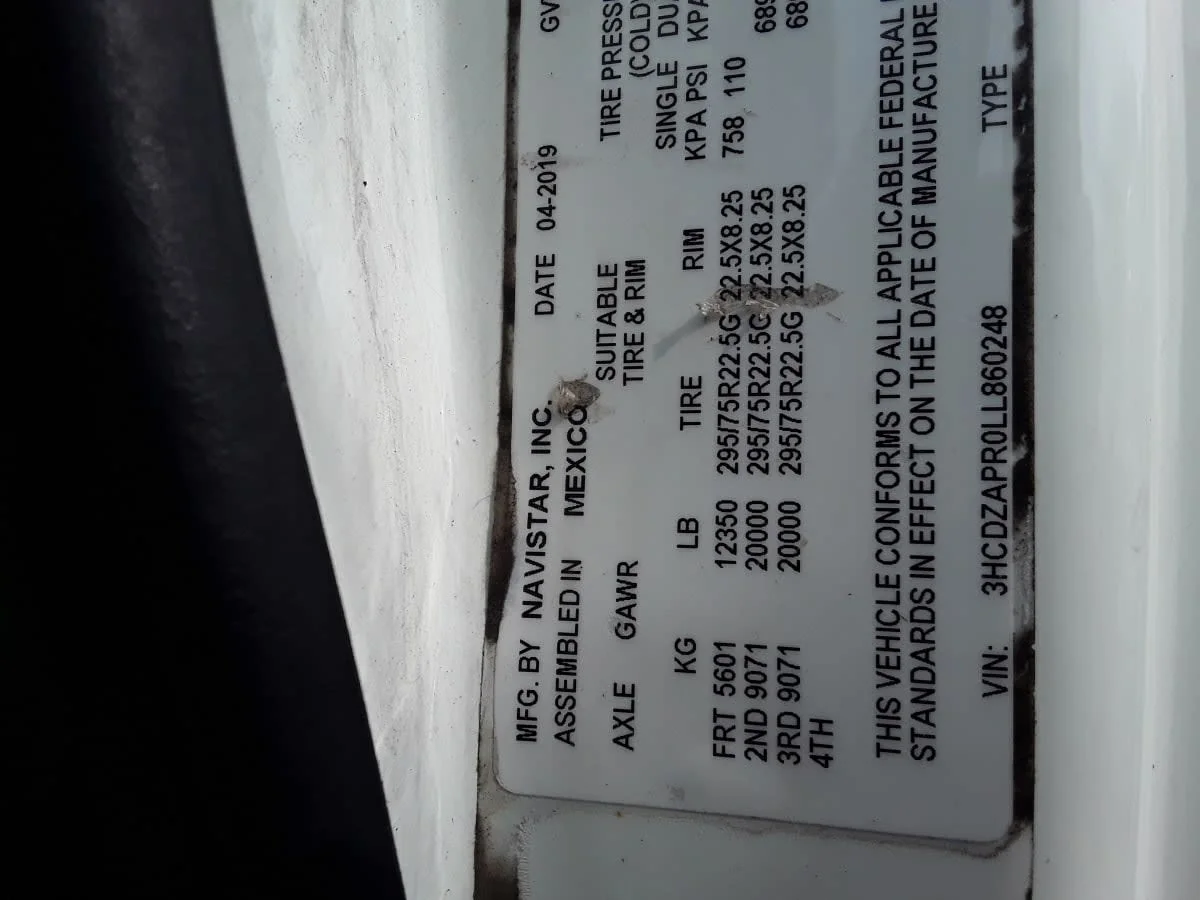 2020 International LT - image 10