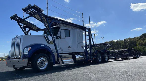 2025 Kenworth W990 in Portland, OR