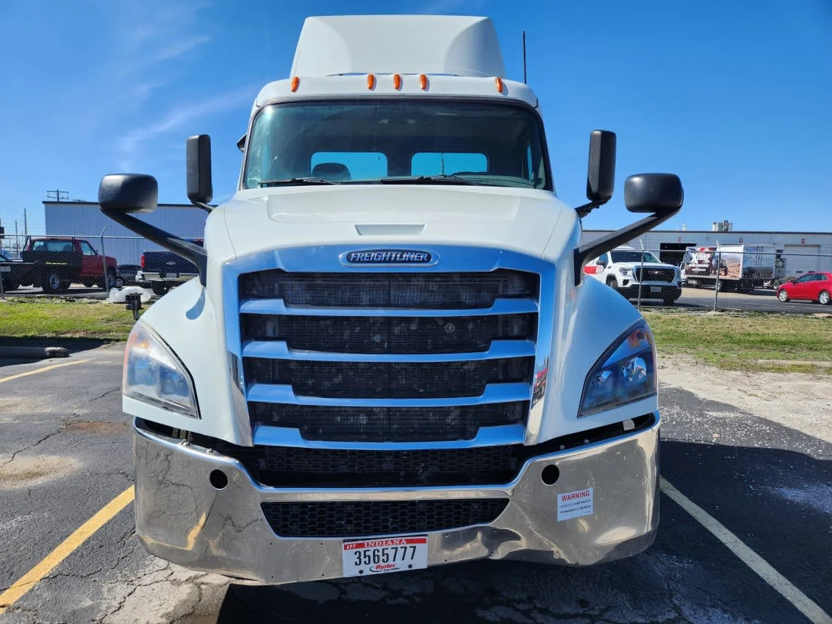 2020 Freightliner Cascadia in Kansas City, MO