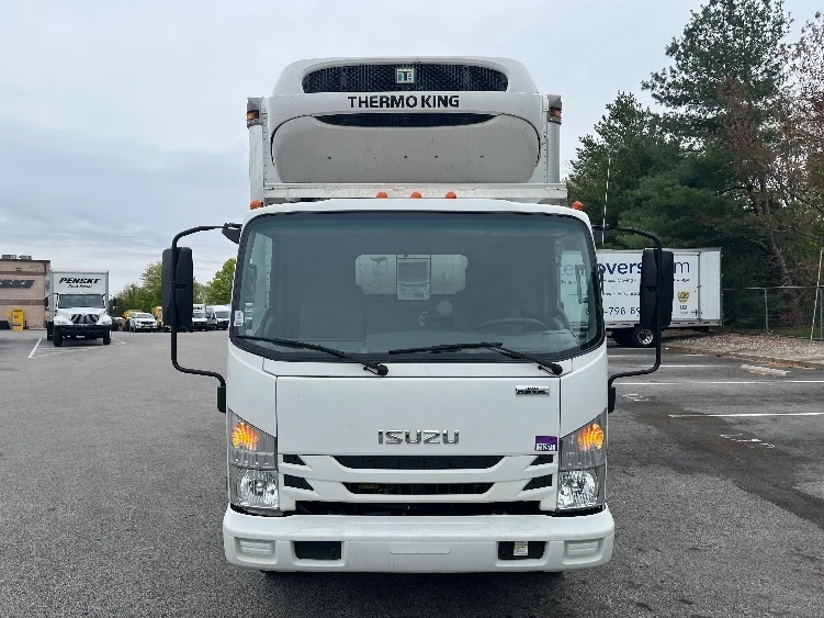 2022 Isuzu NRR in Pottsville, PA — photo 2