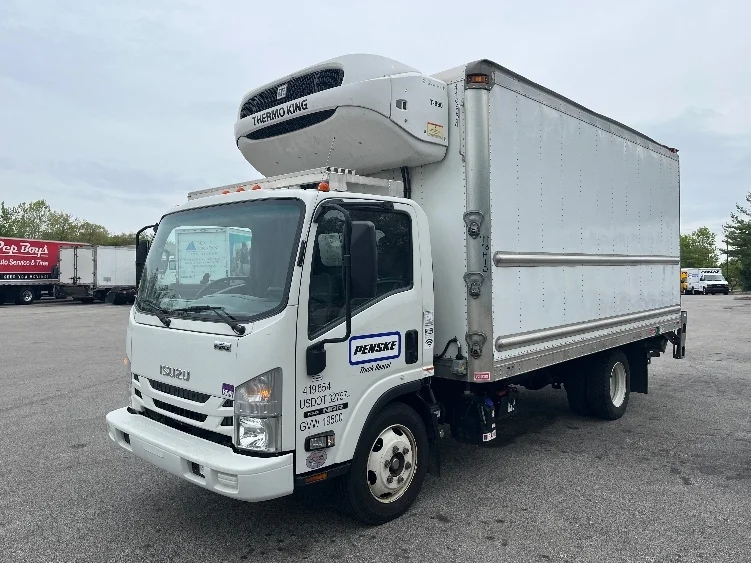 2022 Isuzu NRR in Pottsville, PA — photo 3