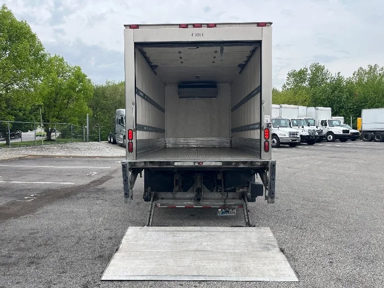 2022 Isuzu NRR in Pottsville, PA — photo 9
