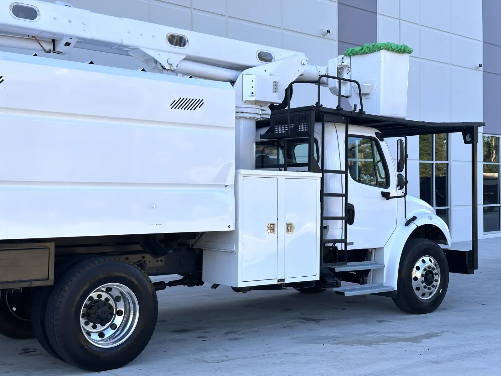 2011 Freightliner eM2 in Greer, SC — photo 7