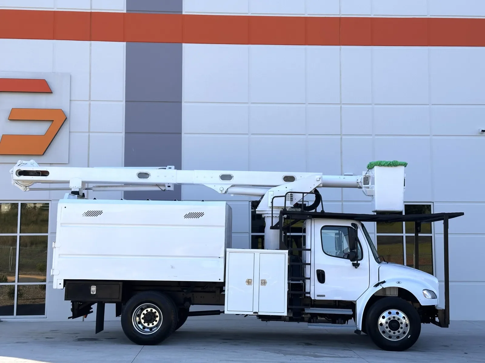 2011 Freightliner eM2 in Greer, SC — photo 3