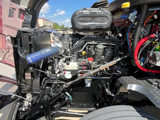 2023 Kenworth T680 in Cedar Rapids, IA — photo 6