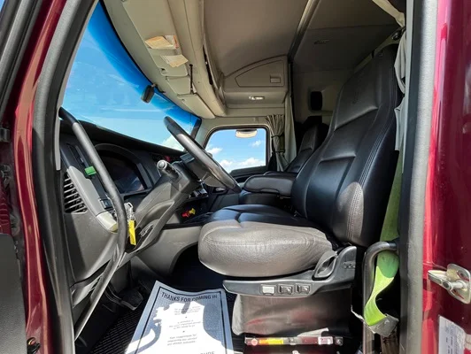 2023 Kenworth T680 in Cedar Rapids, IA — photo 14