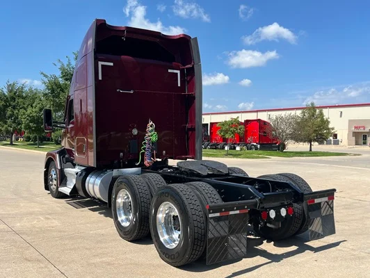 2023 Kenworth T680 in Cedar Rapids, IA — photo 20