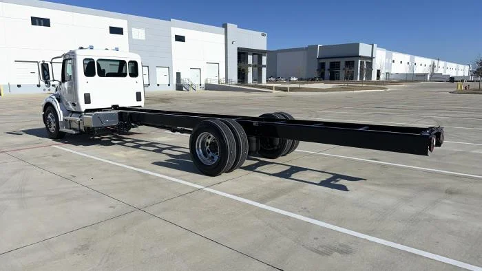 2025 Peterbilt 536 — photo 12