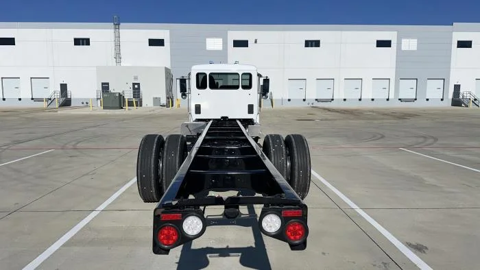 2025 Peterbilt 536 — photo 11