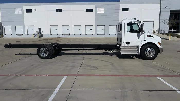 2025 Peterbilt 536 — photo 9