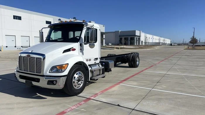 2025 Peterbilt 536 — photo 6