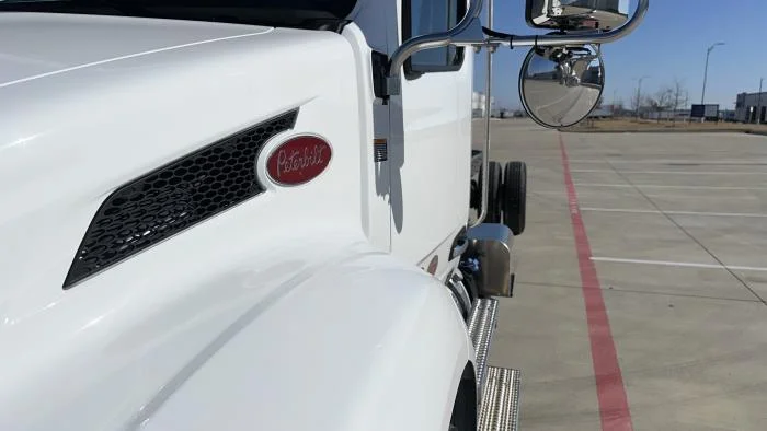 2025 Peterbilt 536 — photo 15