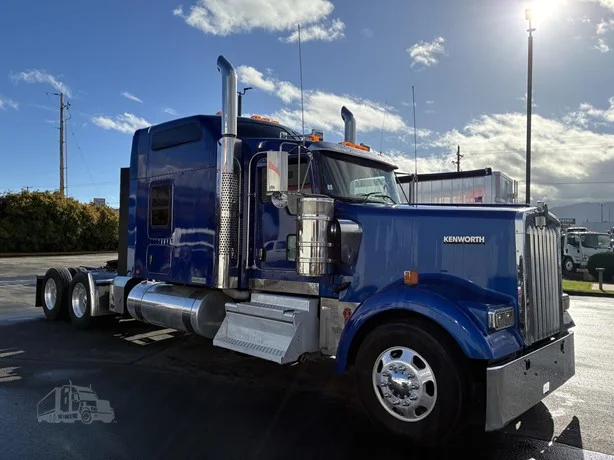 2021 Kenworth W900 - image 3