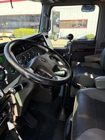 2021 Kenworth W900 - image 15