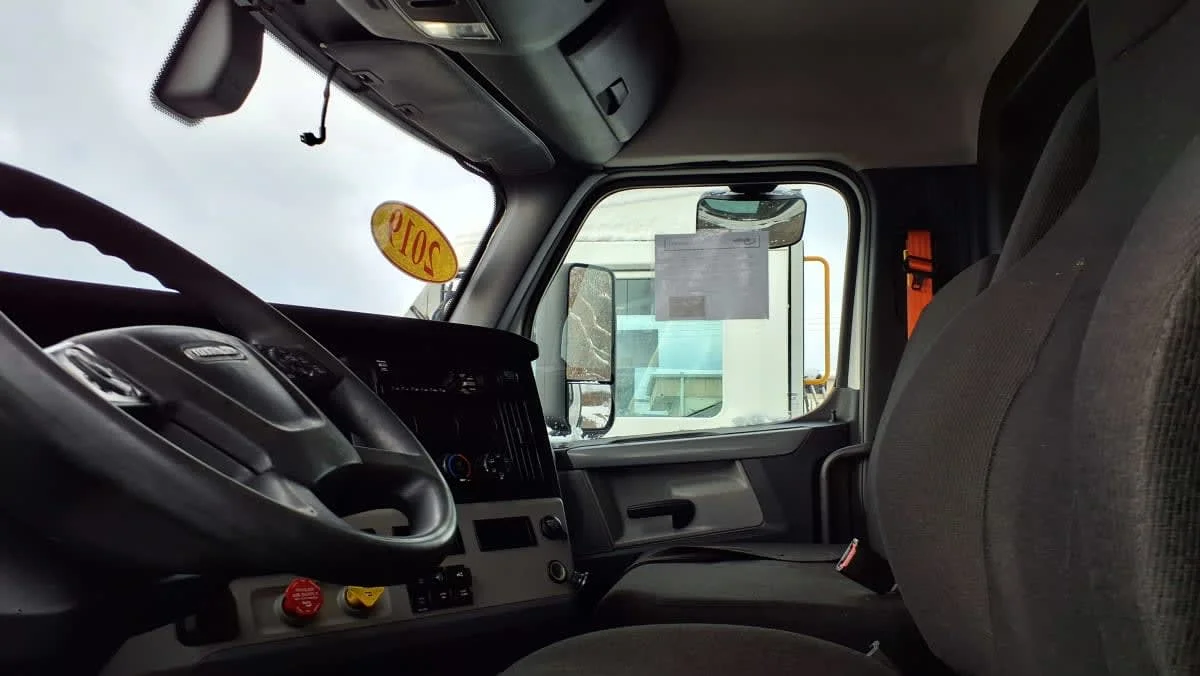 2019 Freightliner Cascadia in West Chester, OH — photo 7