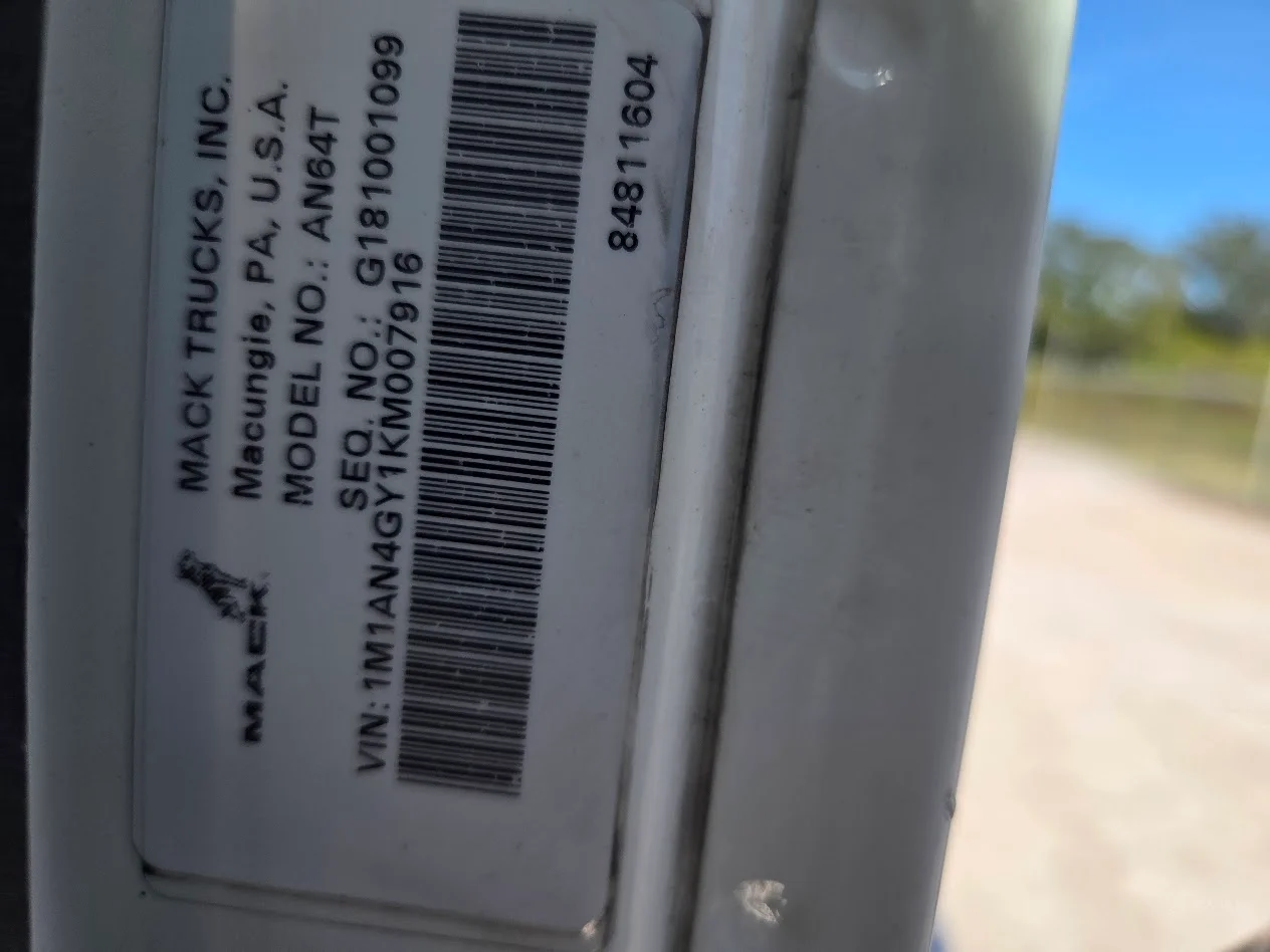 2019 Mack Anthem - image 17