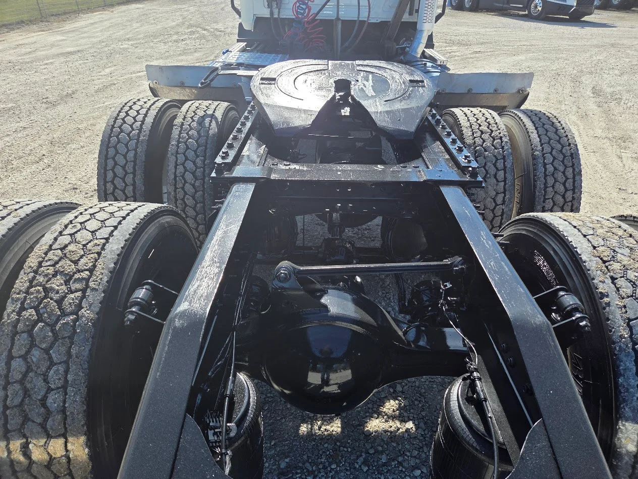 2019 Mack Anthem - image 8