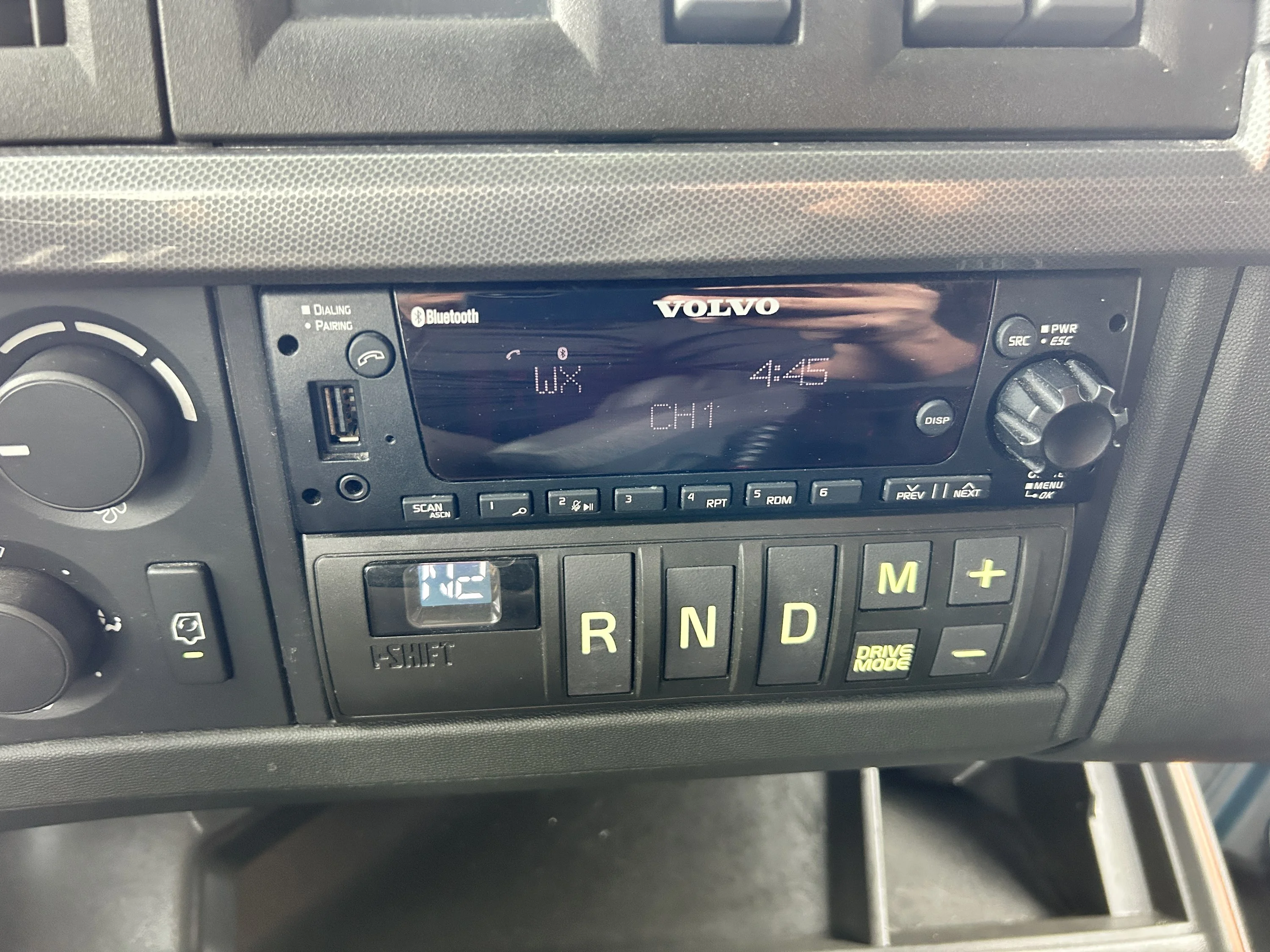 2024 Volvo VNL 860 - image 29