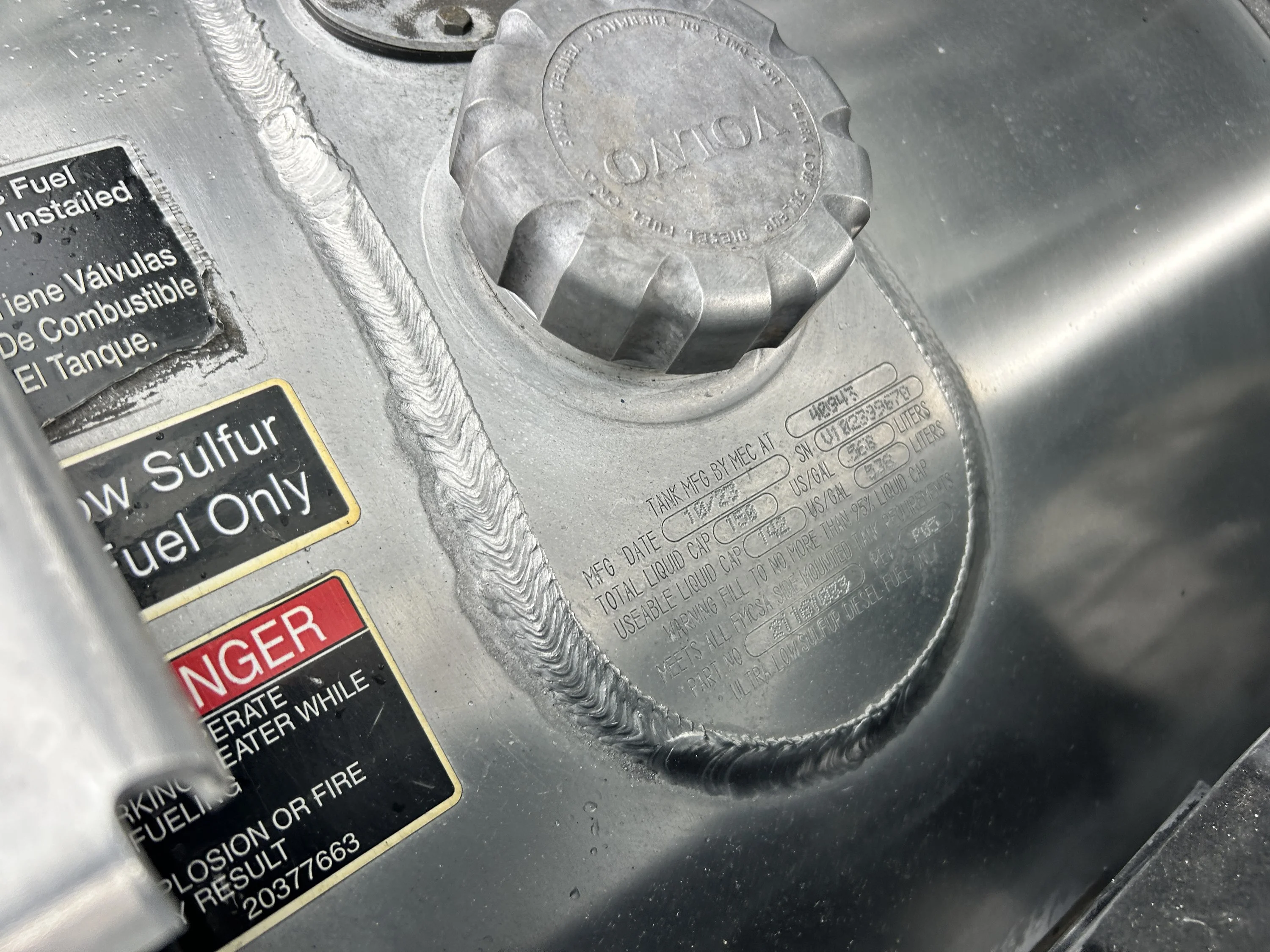 2024 Volvo VNL 860 - image 12