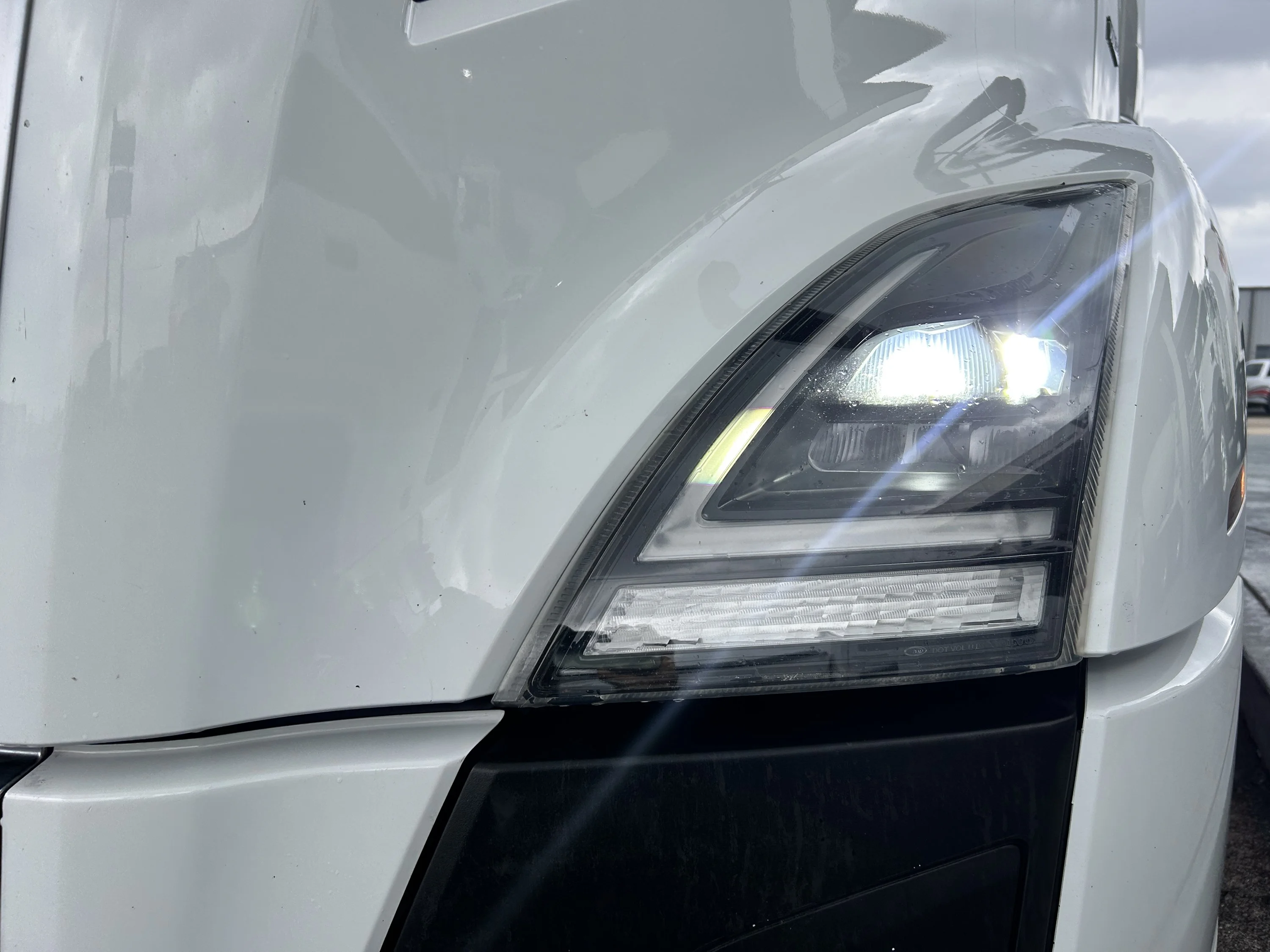 2024 Volvo VNL 860 - image 15