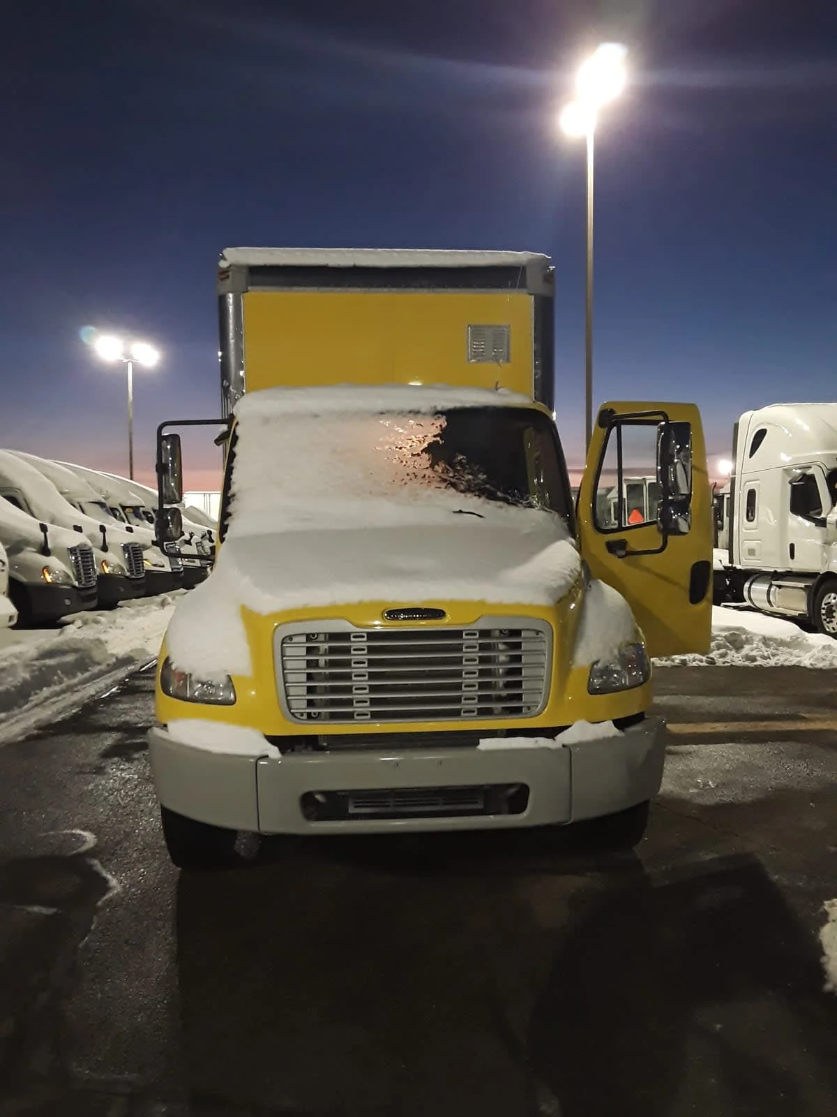 2016 Freightliner M2 106 in Bolingbrook, IL — photo 2
