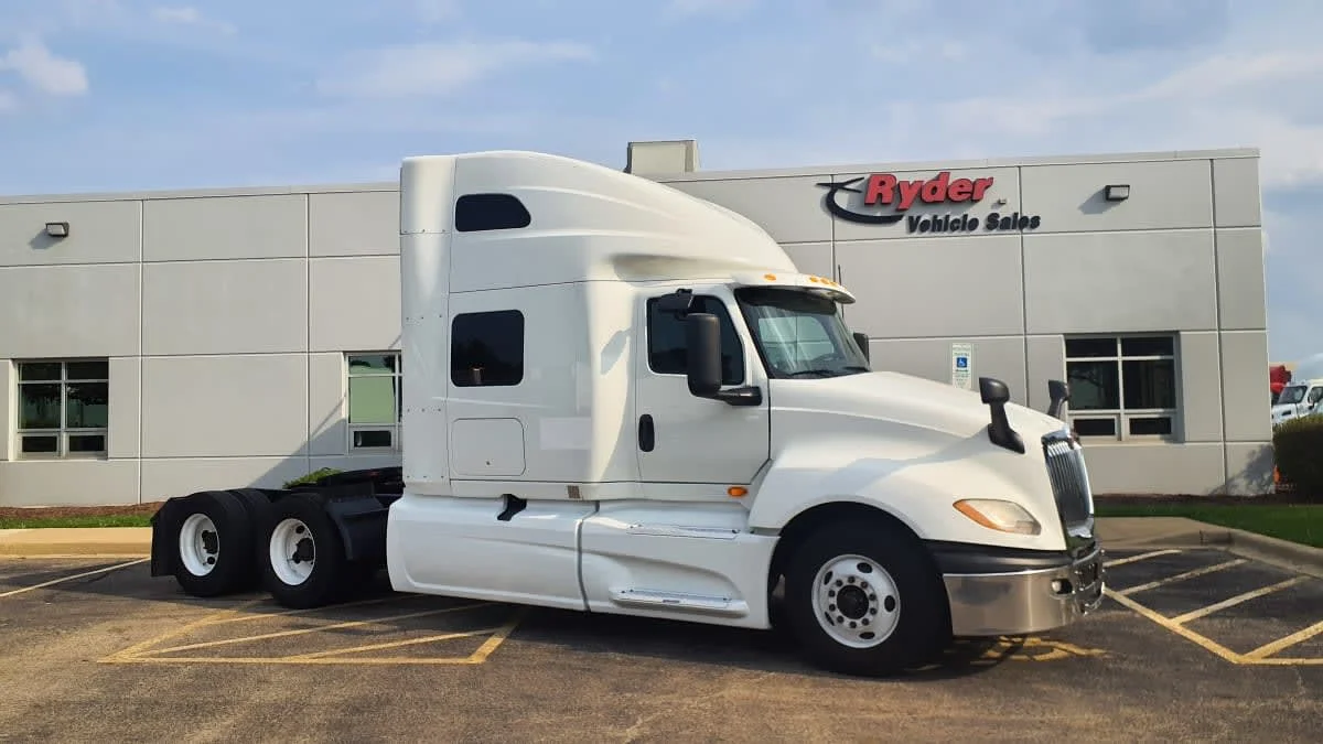 2020 International LT in Bolingbrook, IL — photo 3