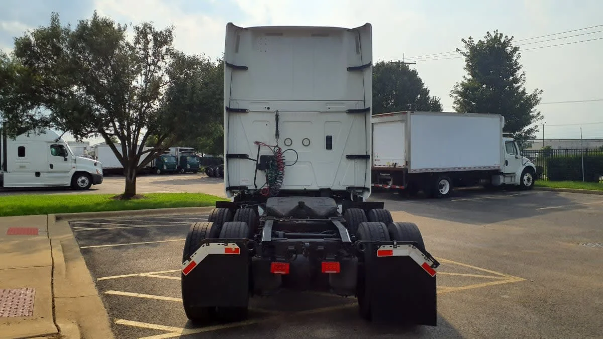 2020 International LT in Bolingbrook, IL — photo 5