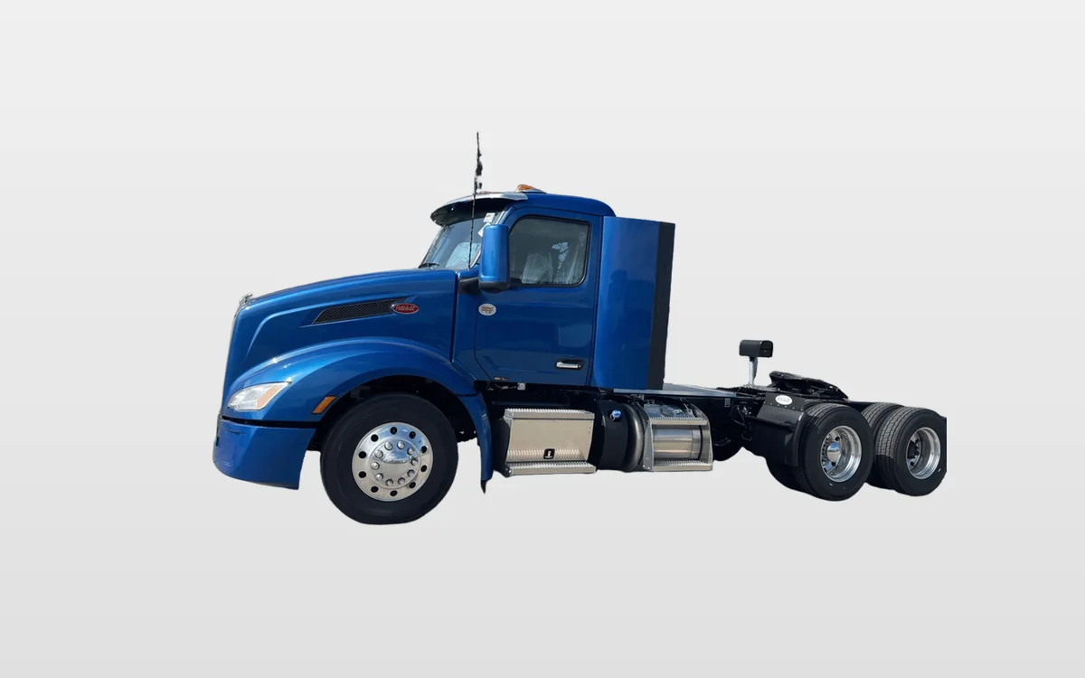 2027 Peterbilt 579 - image 1