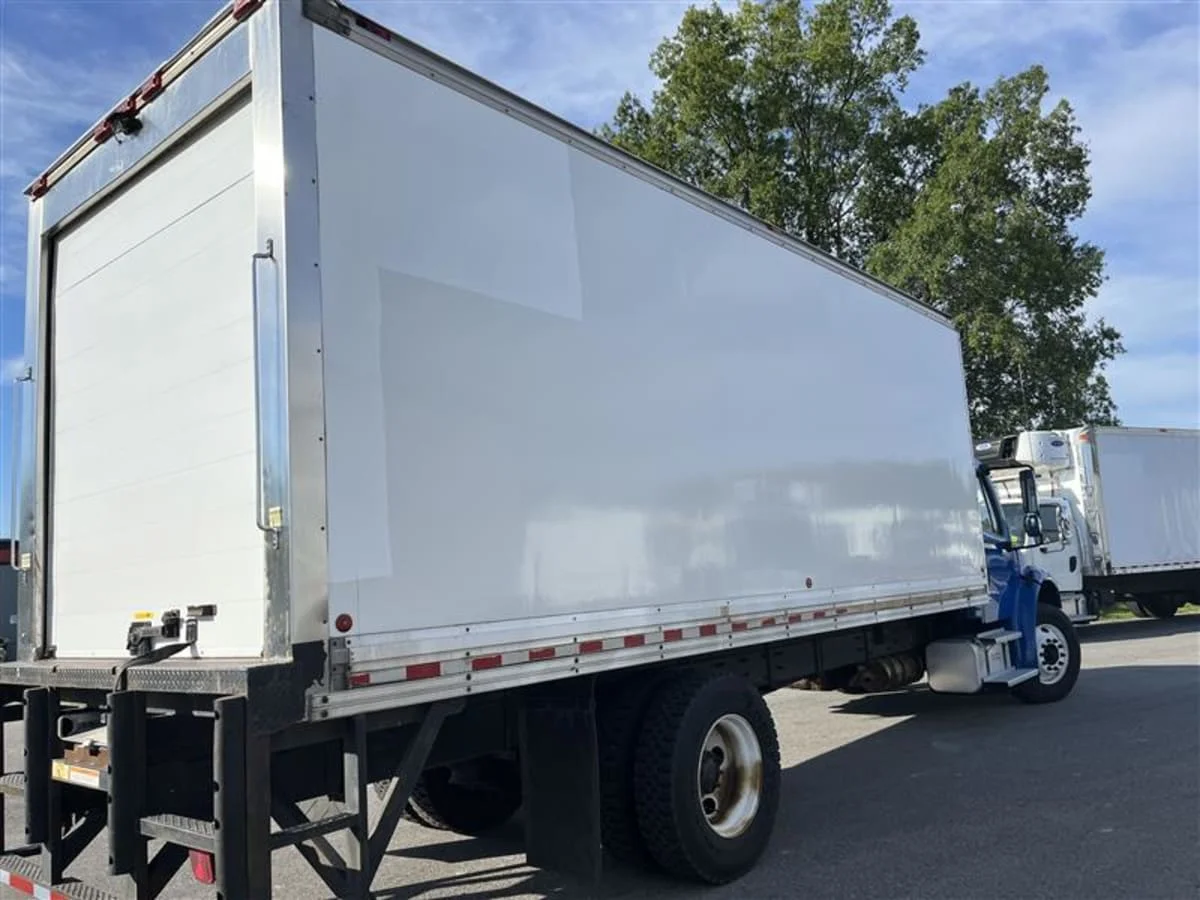 2019 Freightliner M2 106 in Beltsville, MD — photo 4