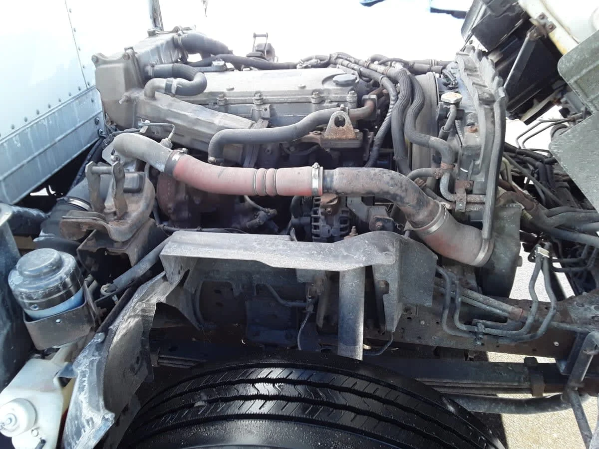 2018 Isuzu NPR - image 15