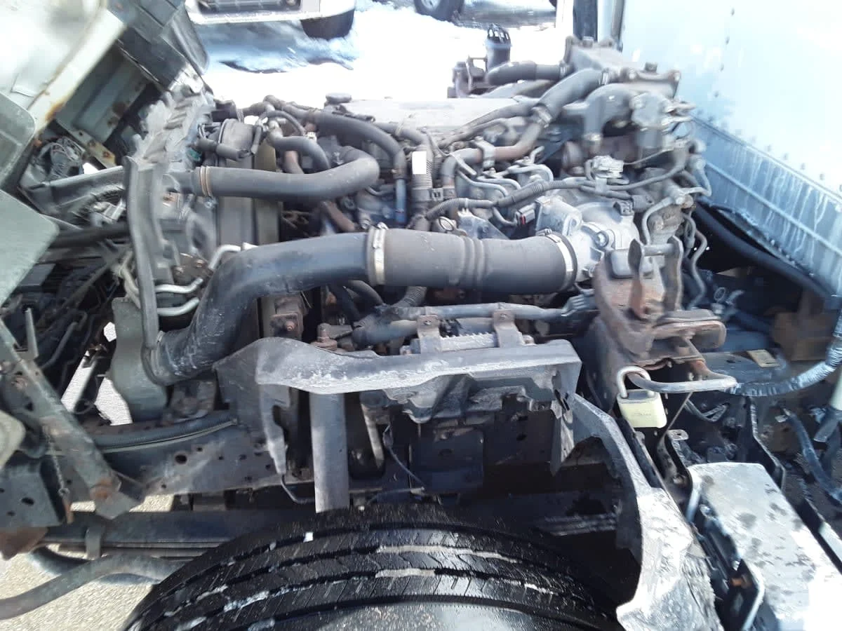 2018 Isuzu NPR - image 10