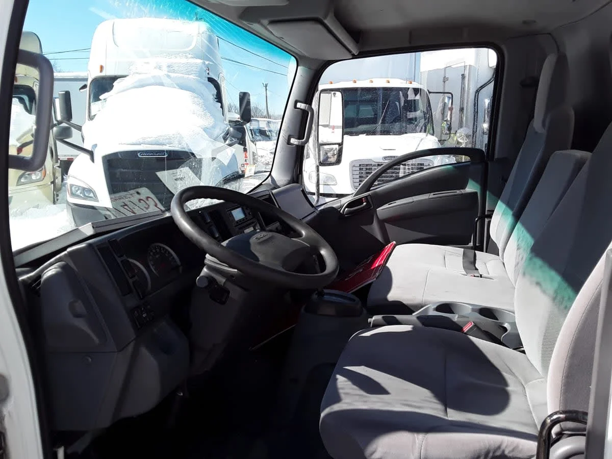 2018 Isuzu NPR - image 8