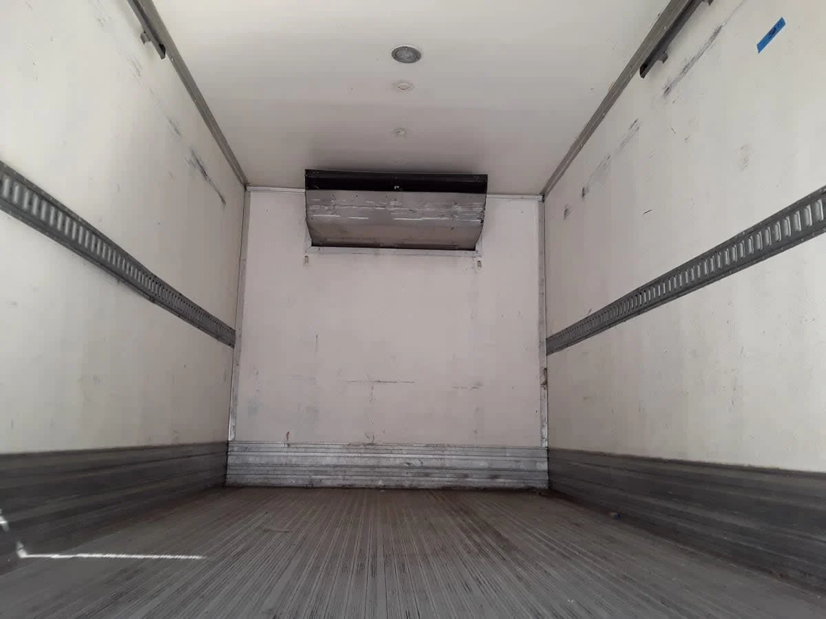 2018 Isuzu NPR - image 9