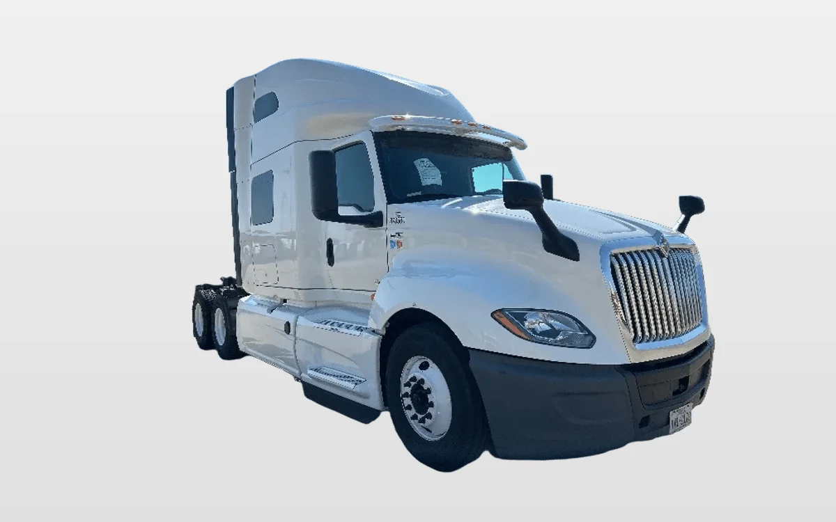 2021 International LT - image 1