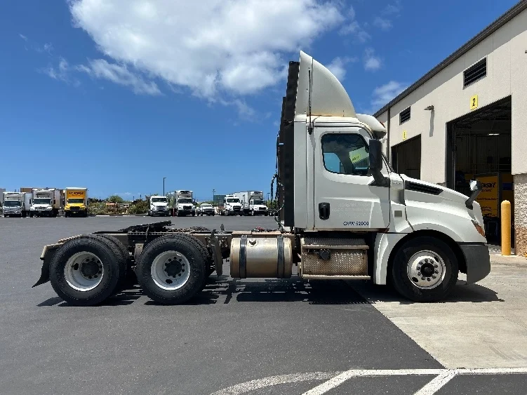 2019 Freightliner Cascadia in Torrance, CA — photo 8