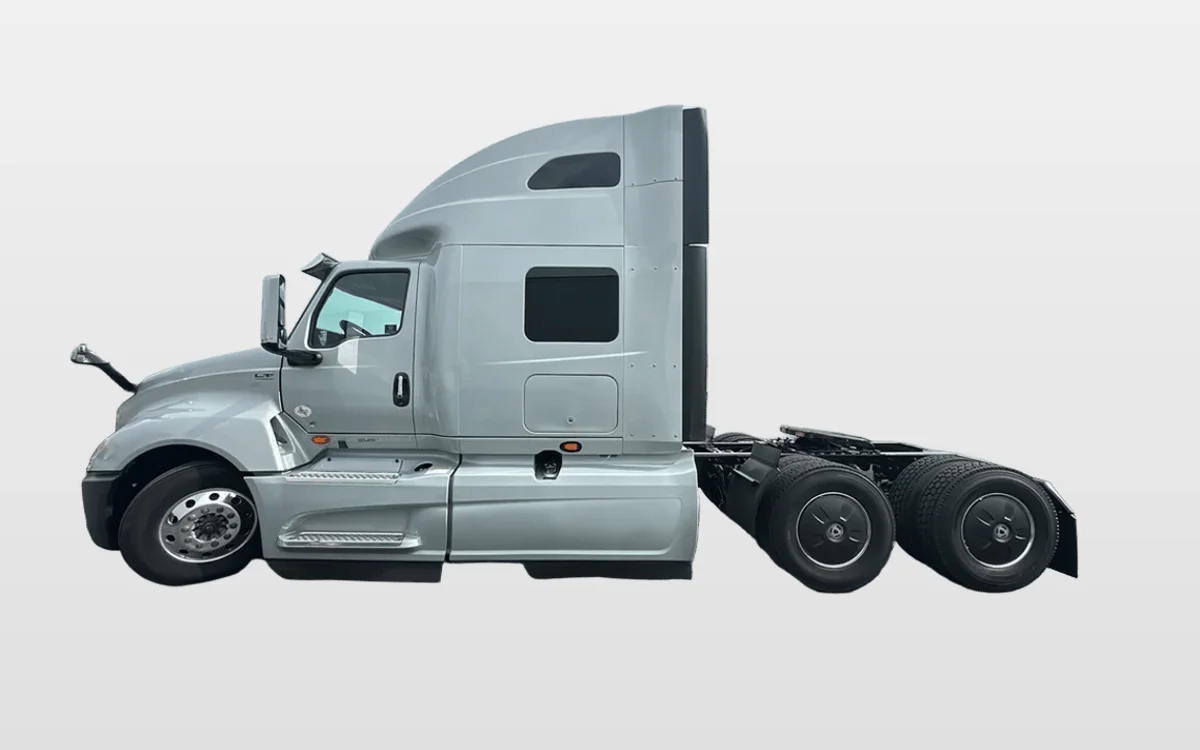 2023 International LT - image 1