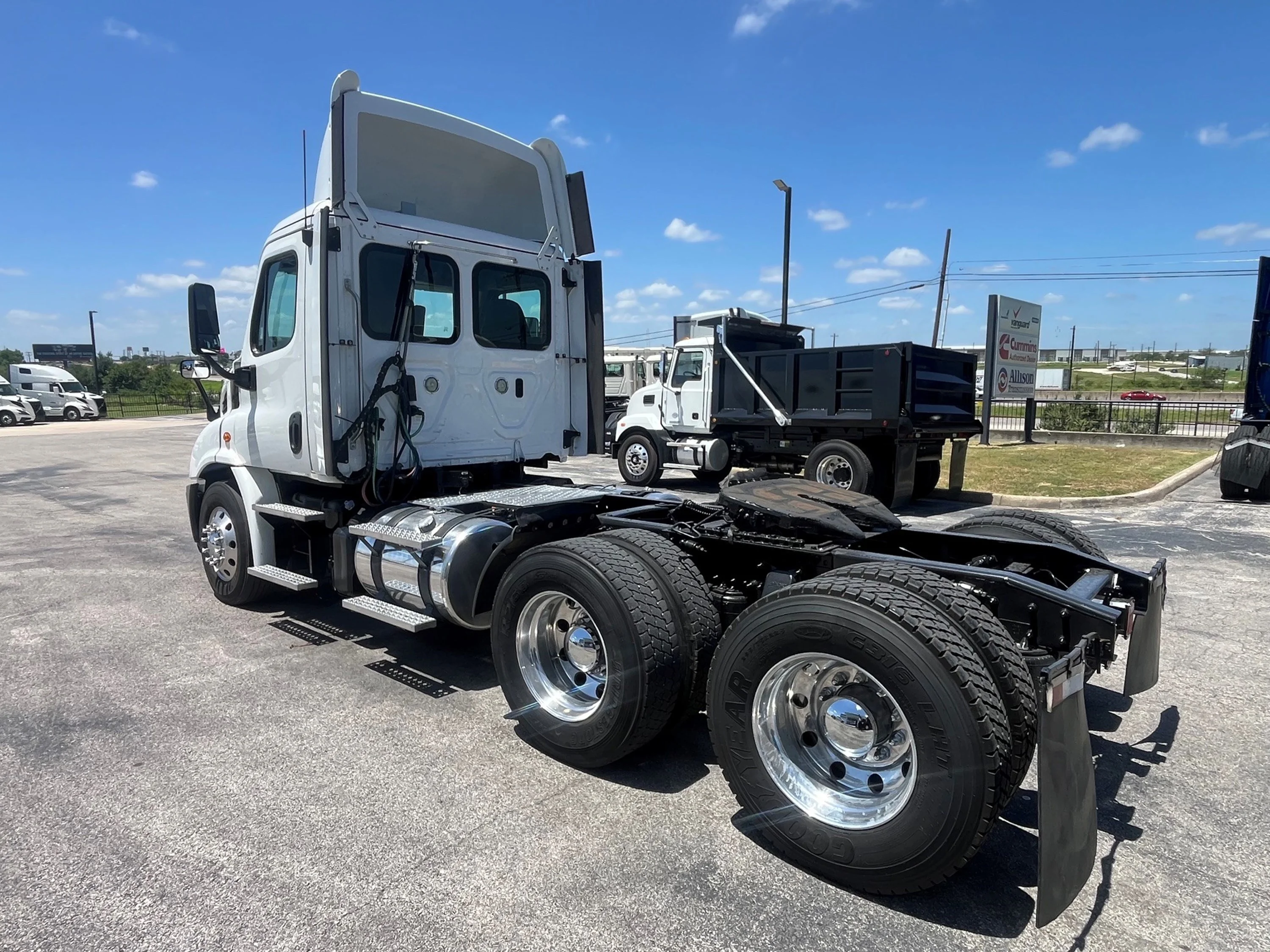 2018 Freightliner Cascadia in Austin, TX — photo 11