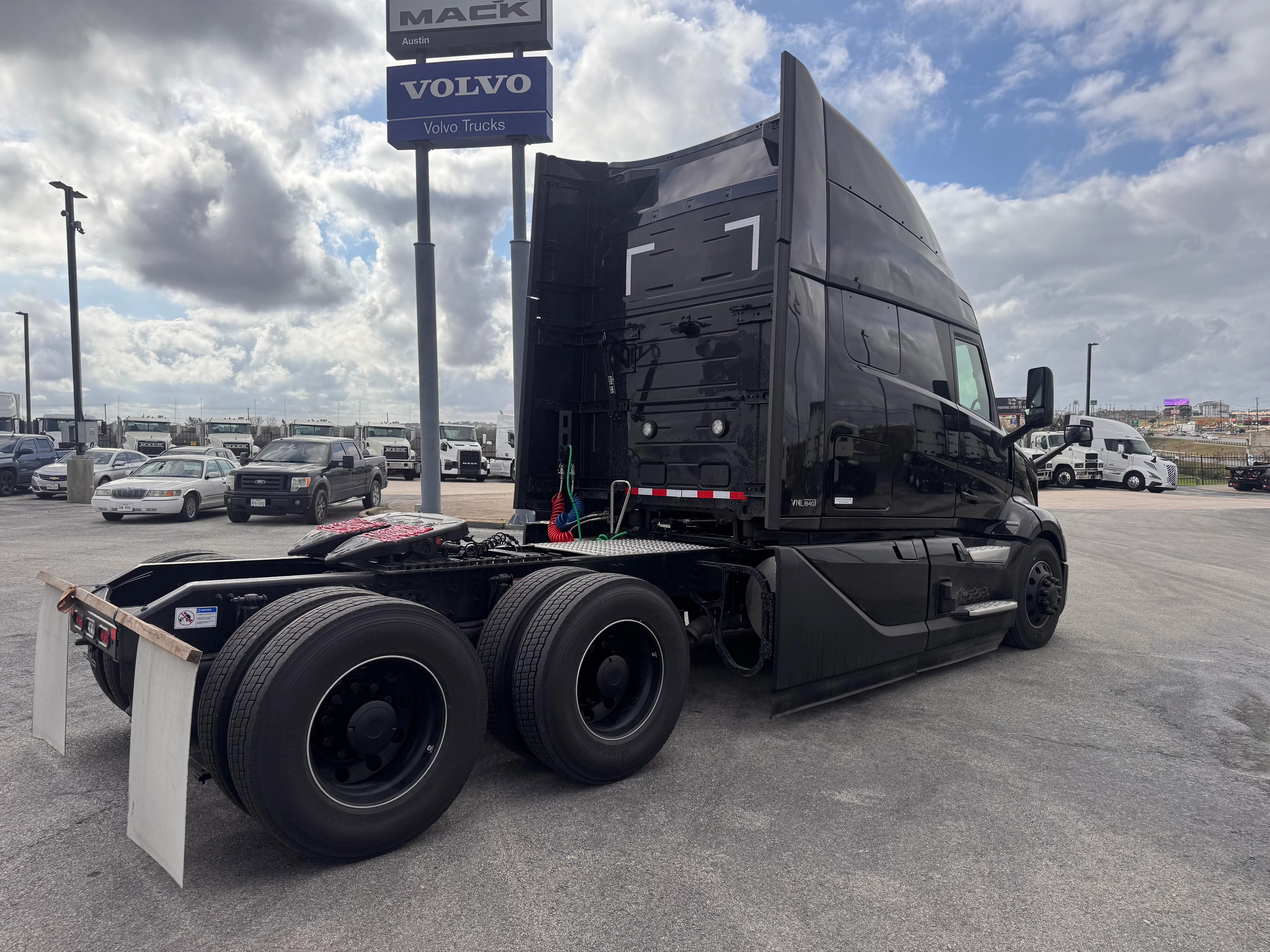 2026 Volvo in Austin, TX — photo 4