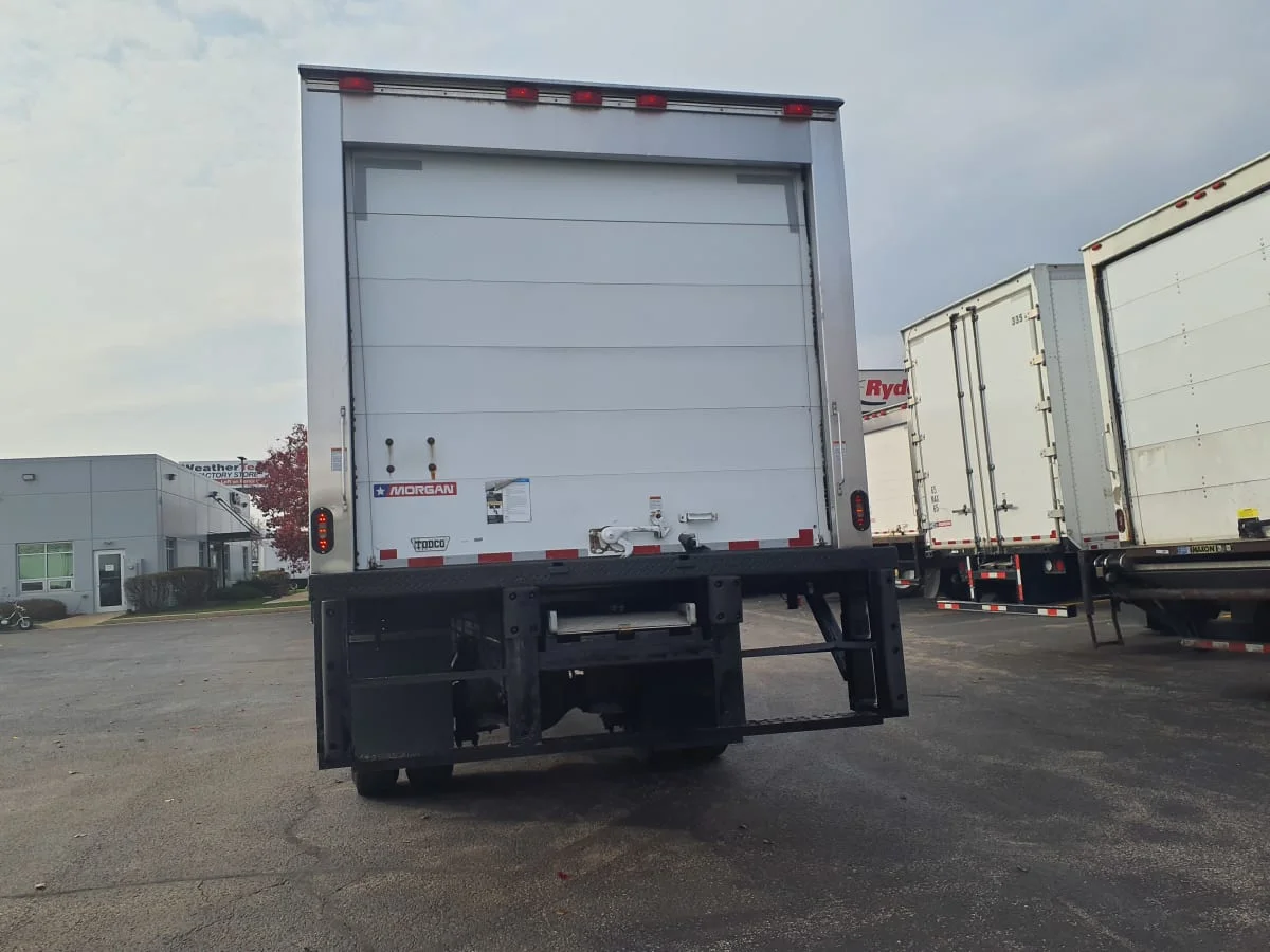 2019 Freightliner M2 106 - image 5