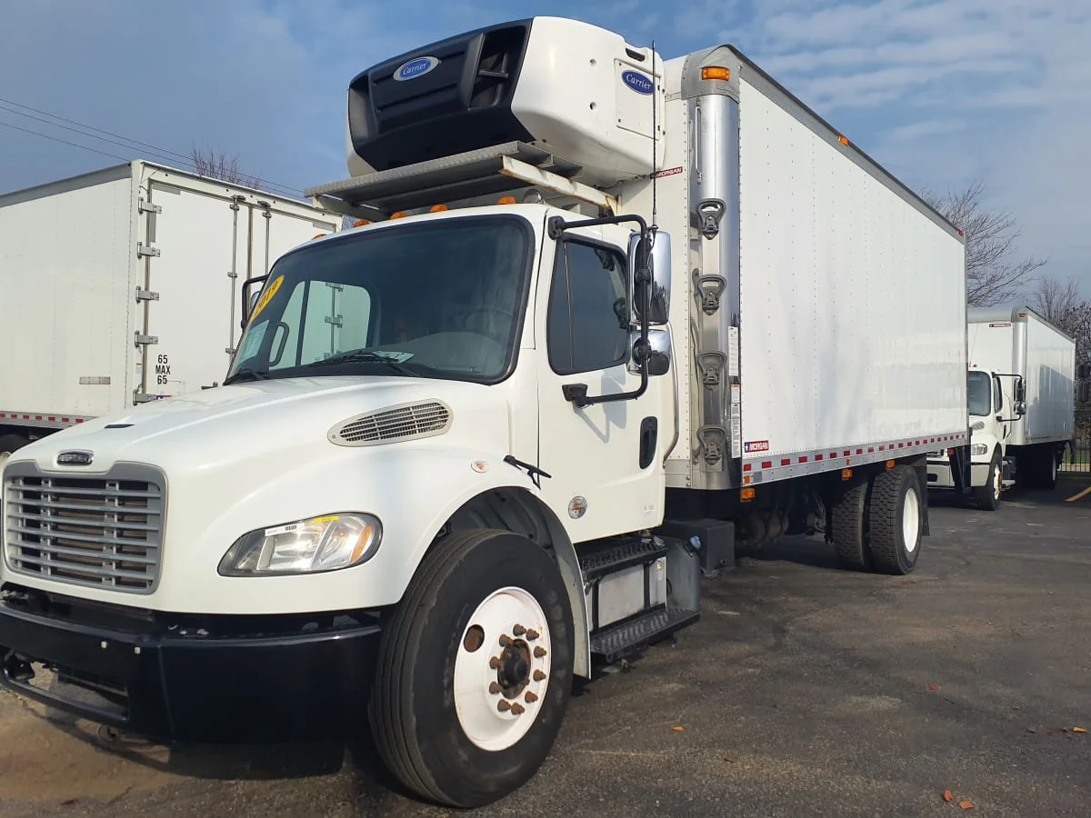2019 Freightliner M2 106 in Bolingbrook, IL