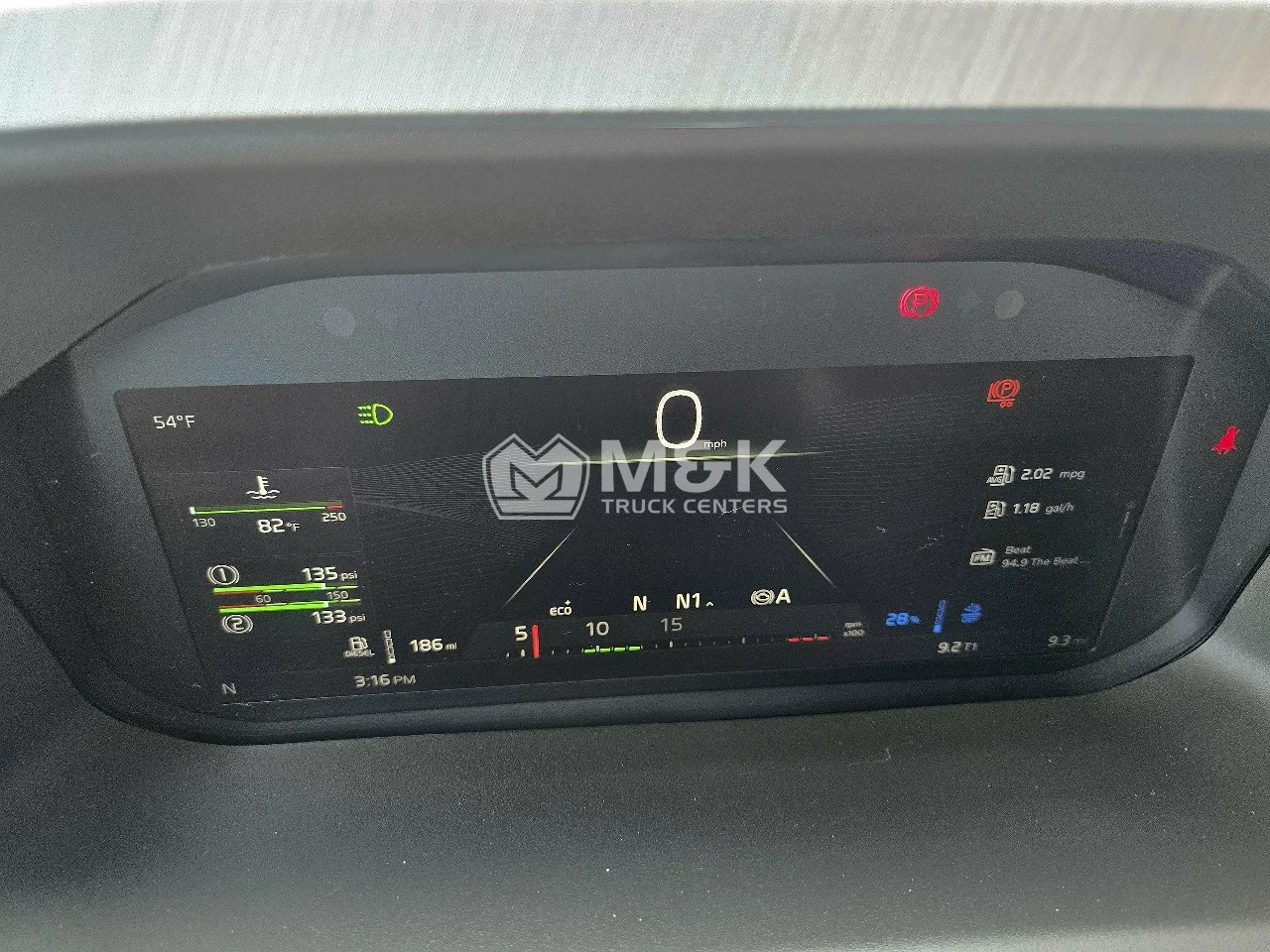 2025 Volvo VNL 300 in Toledo, OH — photo 9