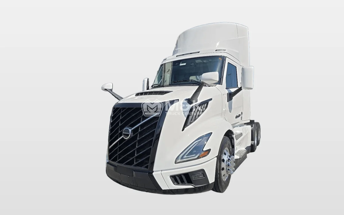 2025 Volvo - image 1