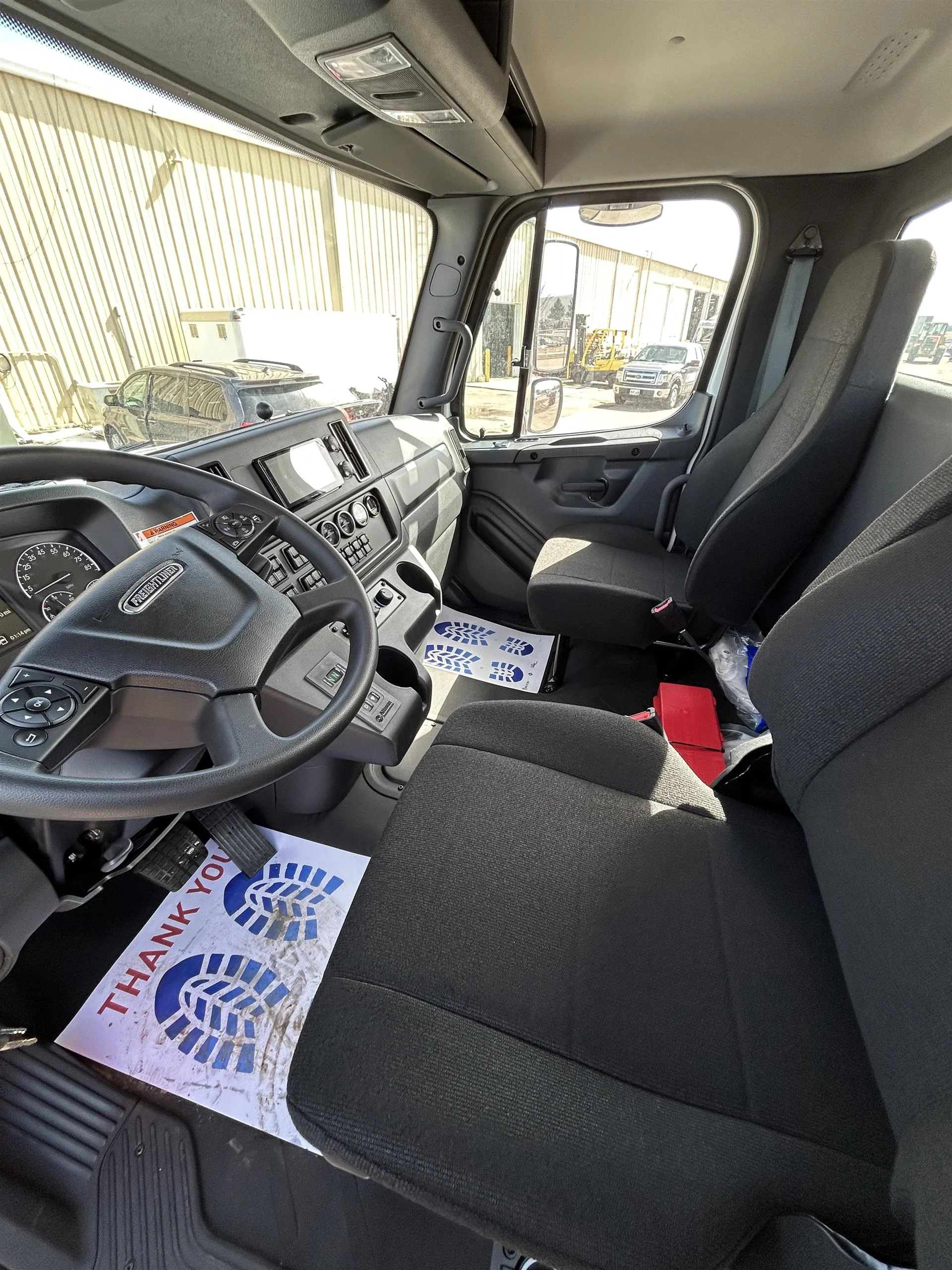 2027 Freightliner 114SD - image 9