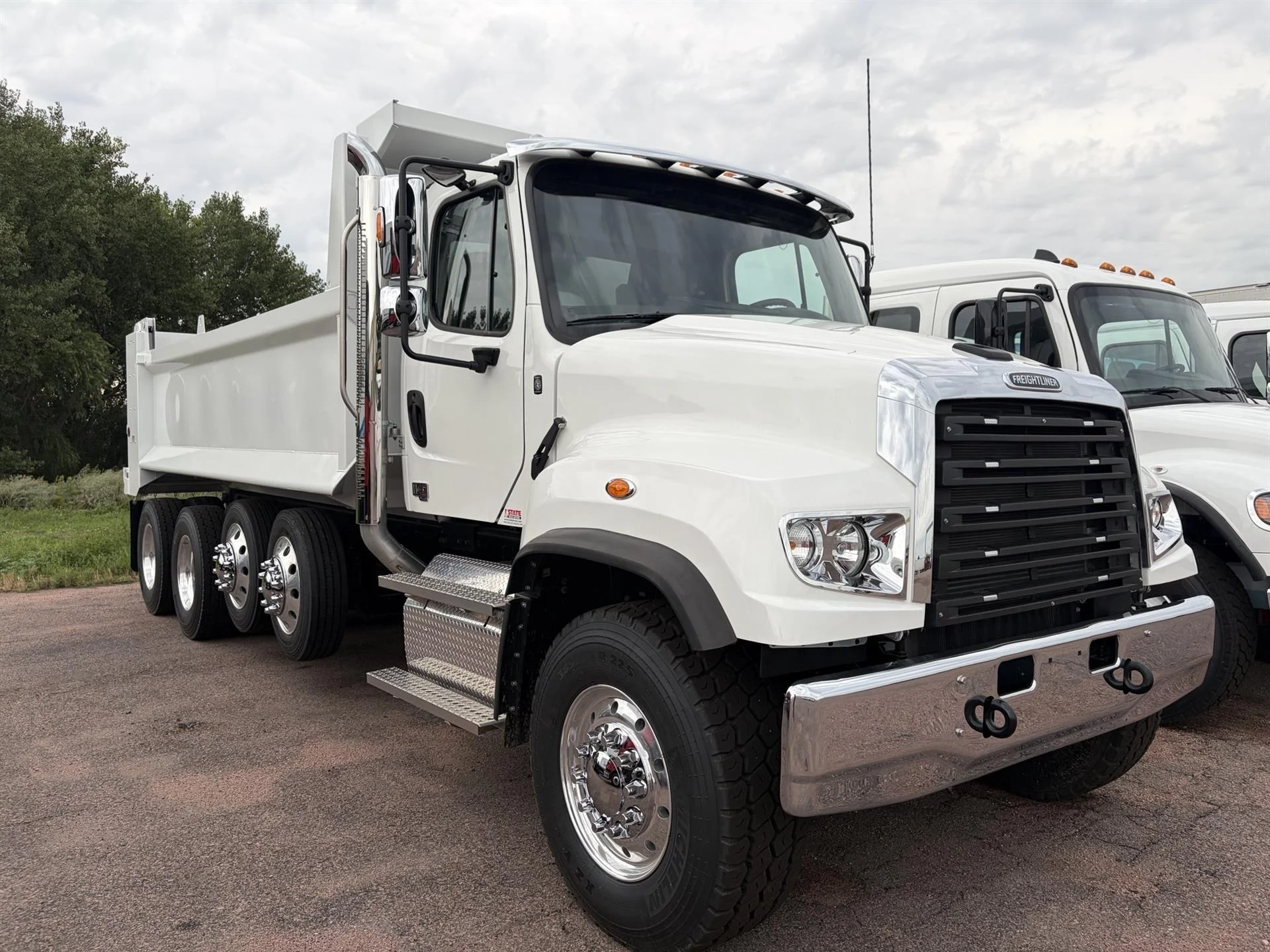 2027 Freightliner 114SD