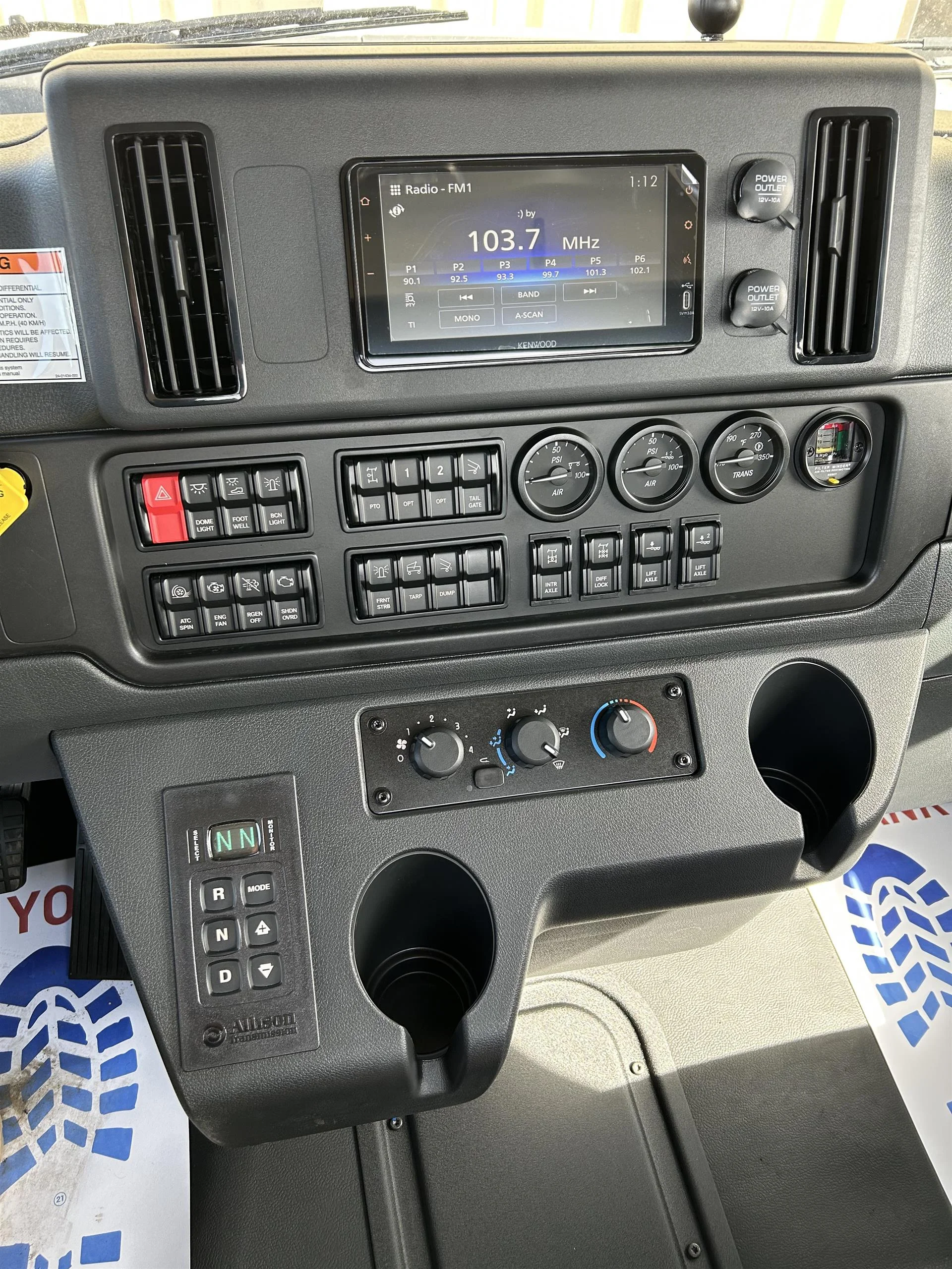 2027 Freightliner 114SD - image 11