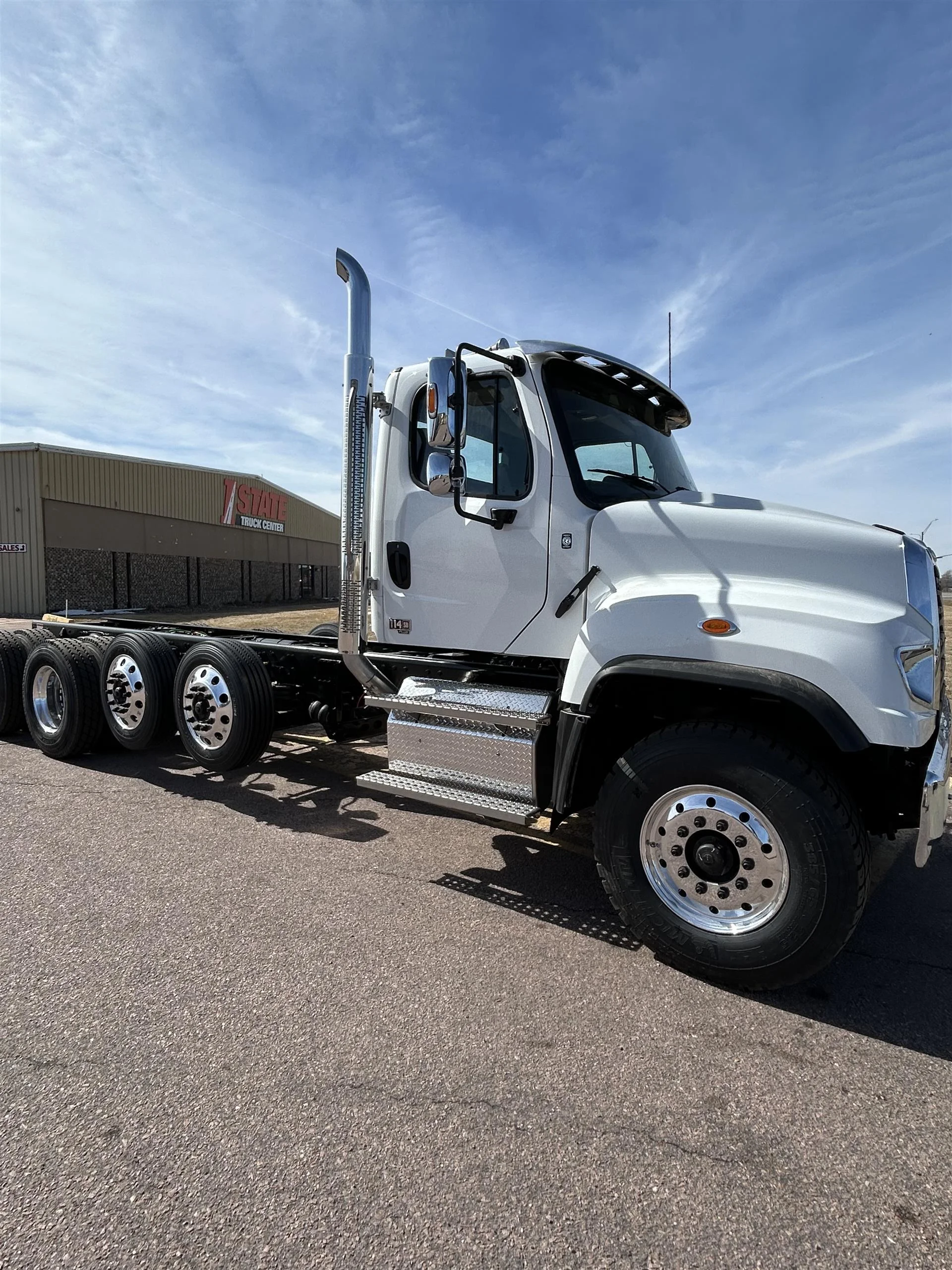2027 Freightliner 114SD in Sioux Falls, SD — photo 10