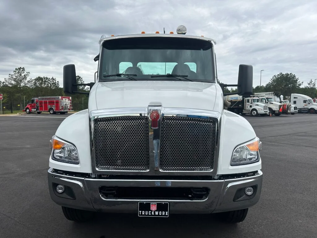 2026 Kenworth T380 in Huntsville, AL — photo 2